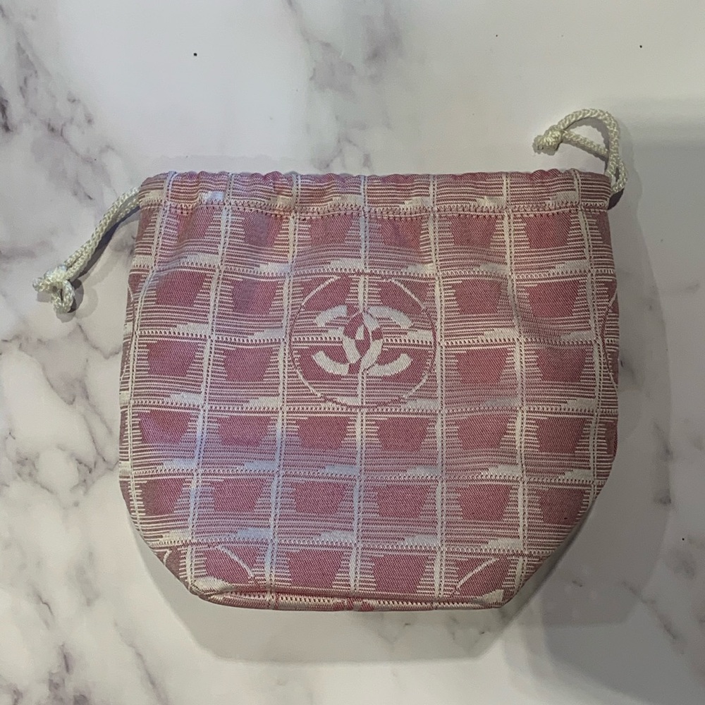 chanel makeup bag